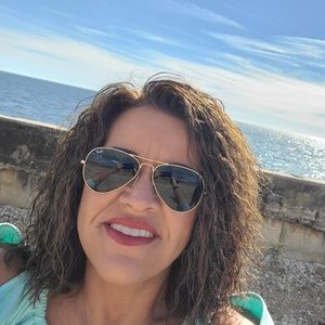 Meet your Posher, Christy